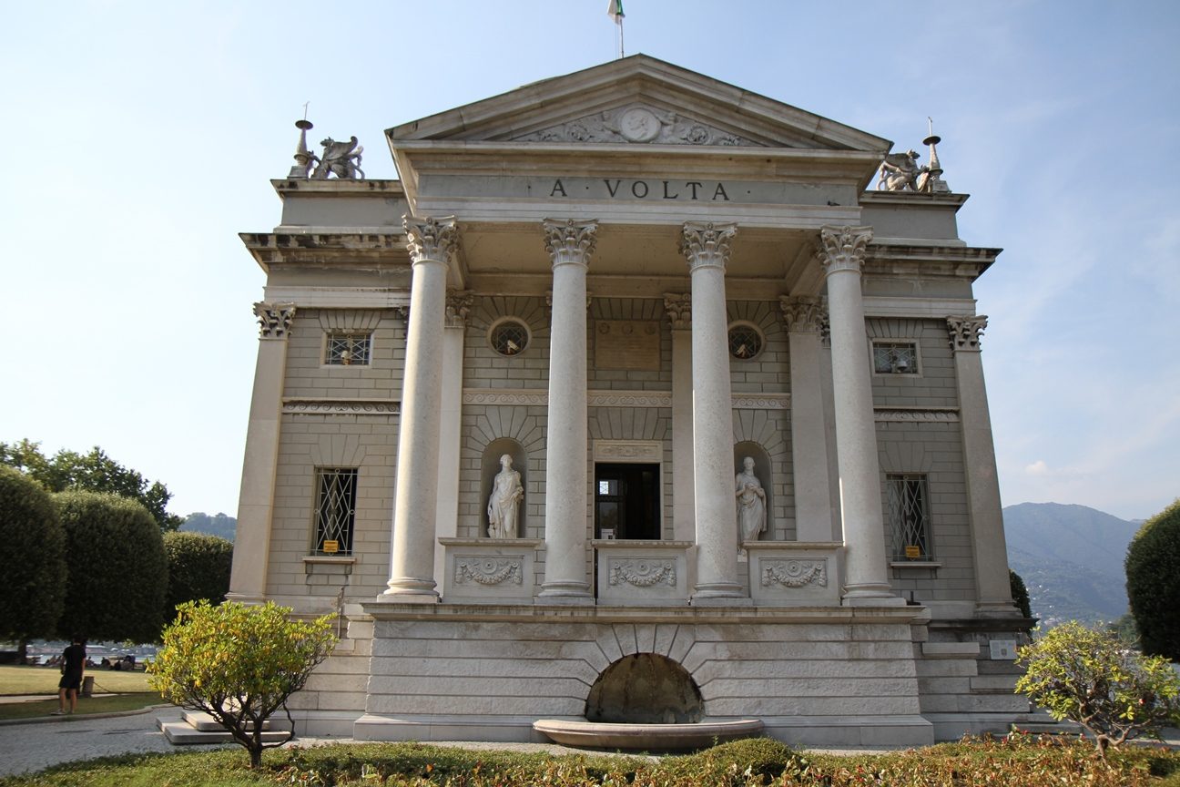 Tempio Voltiano, Como - 03.JPG